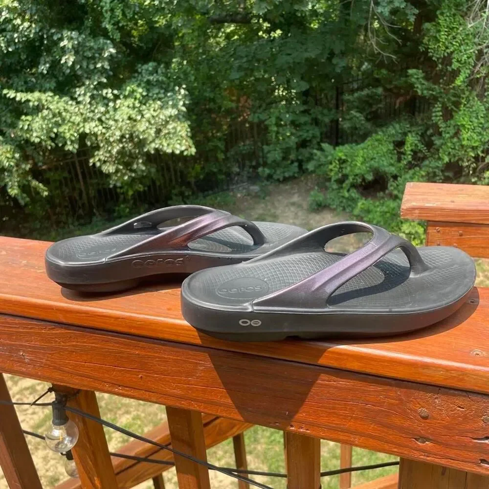 OOFOS women’s 10